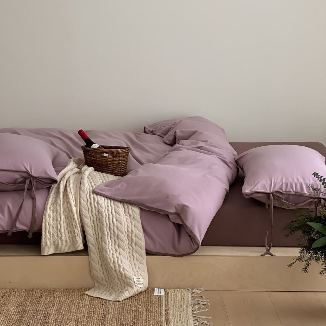 Luxurious cotton percale bed linen set with tie bands