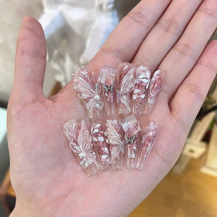 Elegant Press-On Nail Tips with Gold Accents Kalsten