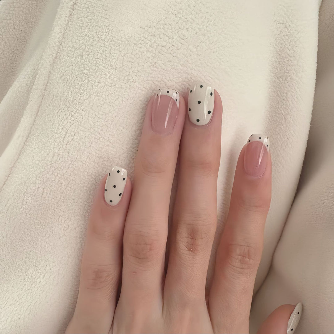 Artificial Nail Tips in Elegant Design Kalsten