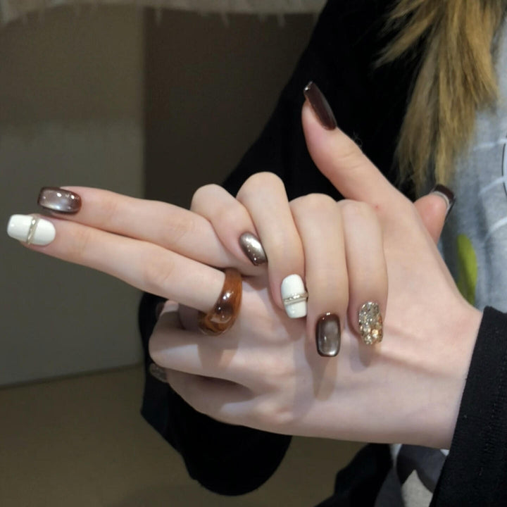 Artificial nails with elegant glitter pattern Kalsten