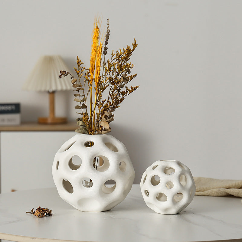 Decorative sculptural vase Kalsten