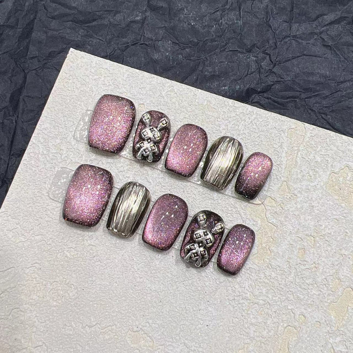 Glamorous Press-On Nail Art Set with Elegant Metallic Accents Kalsten