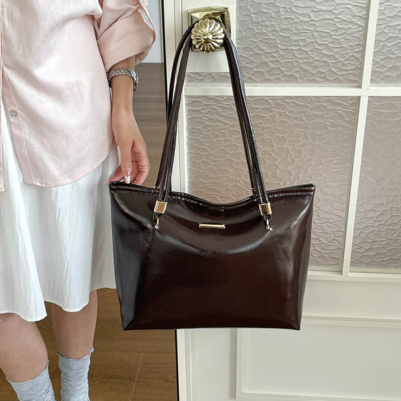Elegant Glossy Handbag
