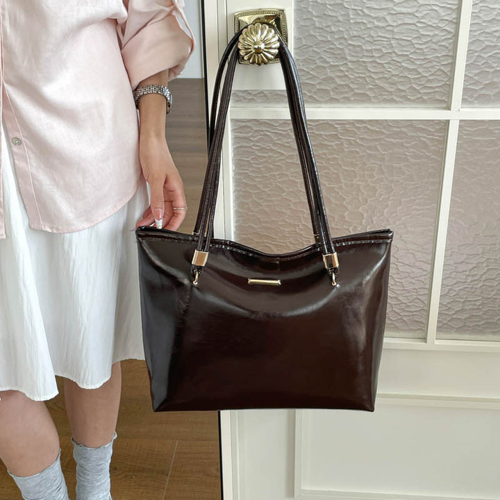 Elegant Glossy Handbag
