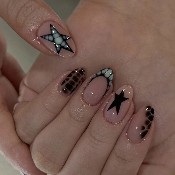 Creative Nail Art in Modern Style Kalsten