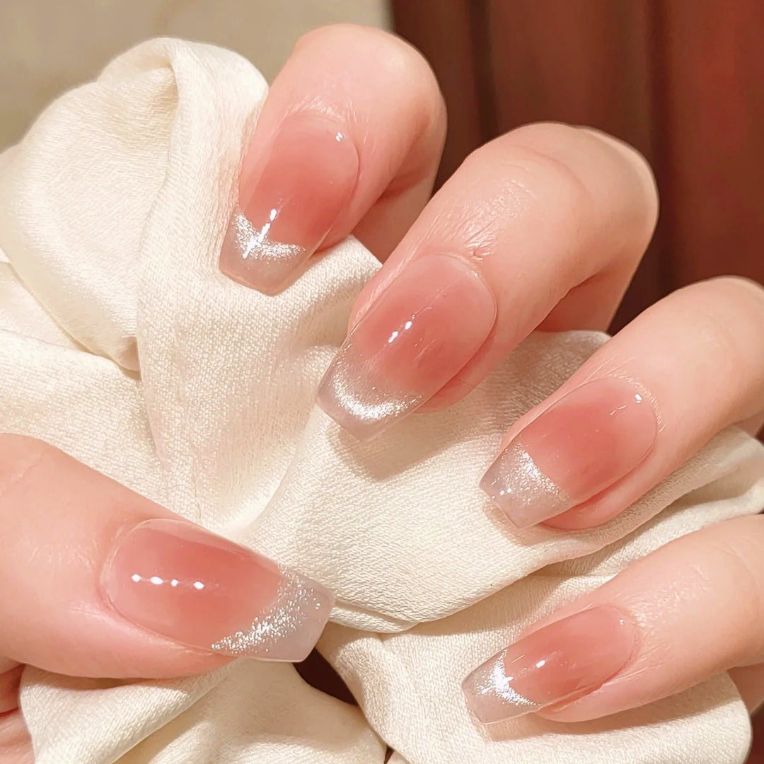 Festive Holiday Themed Press-On Nail Art Kalsten