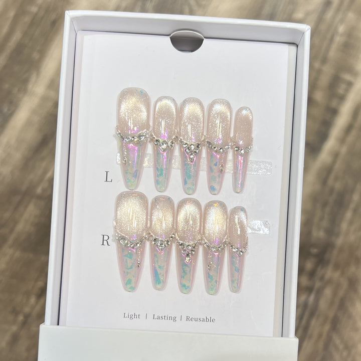 Glamorous Nail Art Kalsten