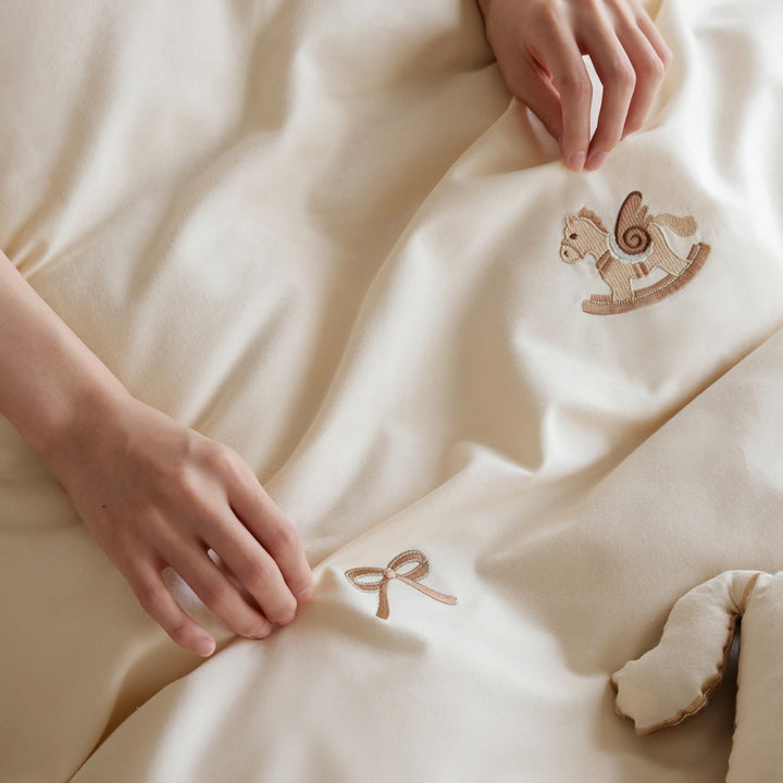 Children's bedding set with chenille sheep appliqués and soft percale fabric