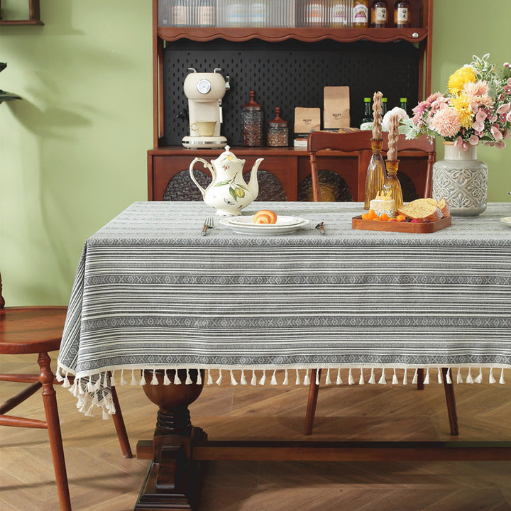 Elegant Geometric Pattern Tablecloth