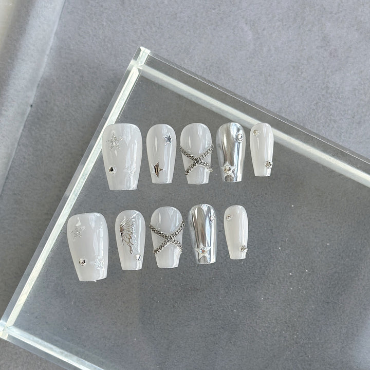 Artistic Press-On Nail Art Set with Elegant Silver Accents