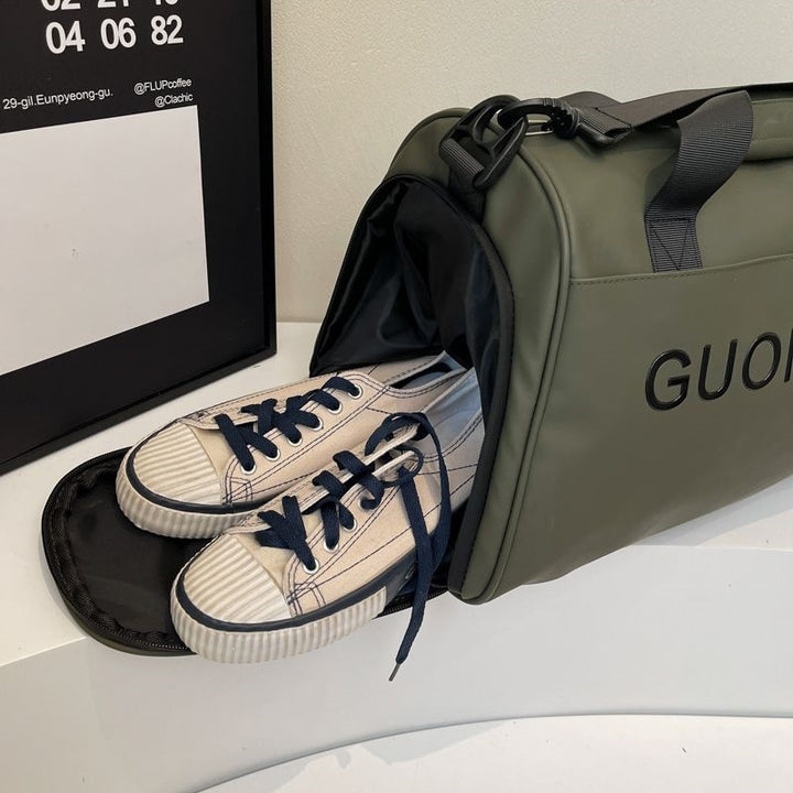 Sporty travel bag with many organizational pockets Kalsten