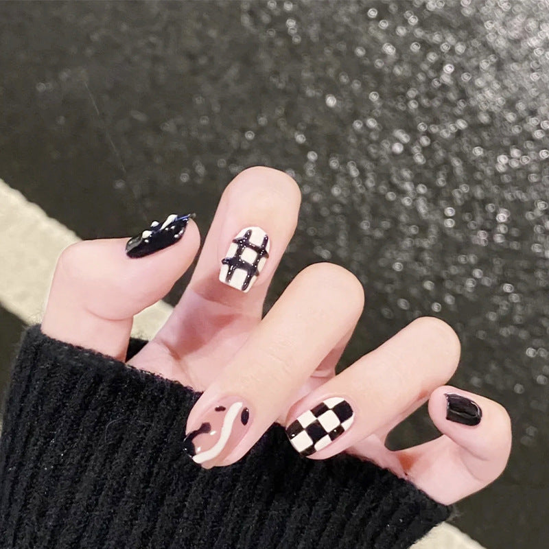 Creative nail art set with modern geometric patterns Kalsten