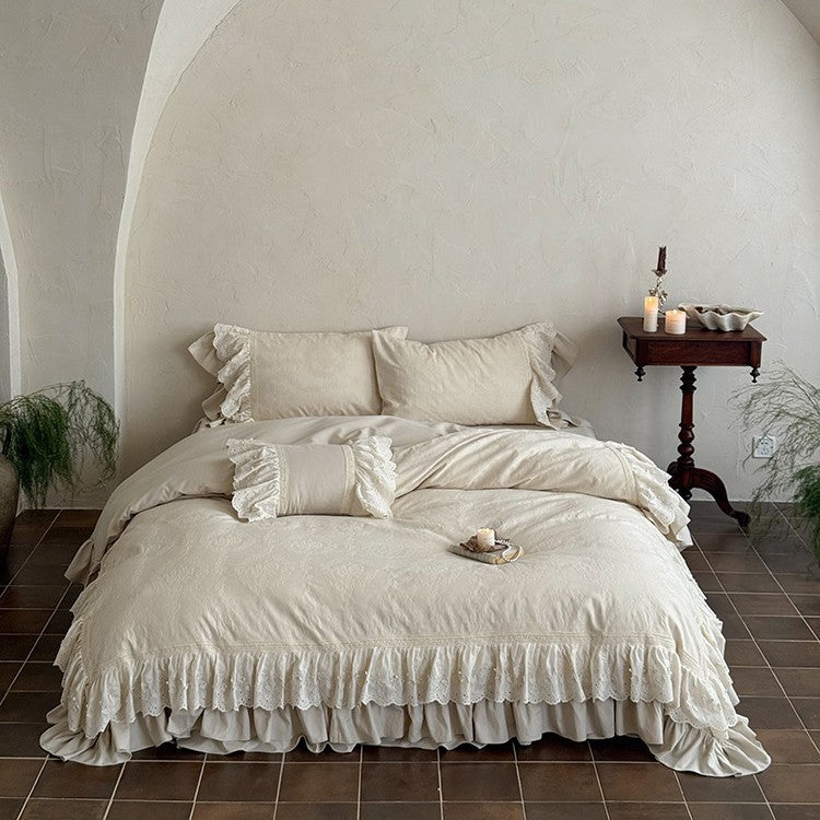 Decorative bedspread with double lace ruffle