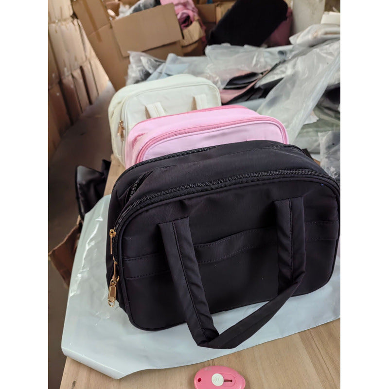 Cosmetic bag with padded interior compartment Kalsten