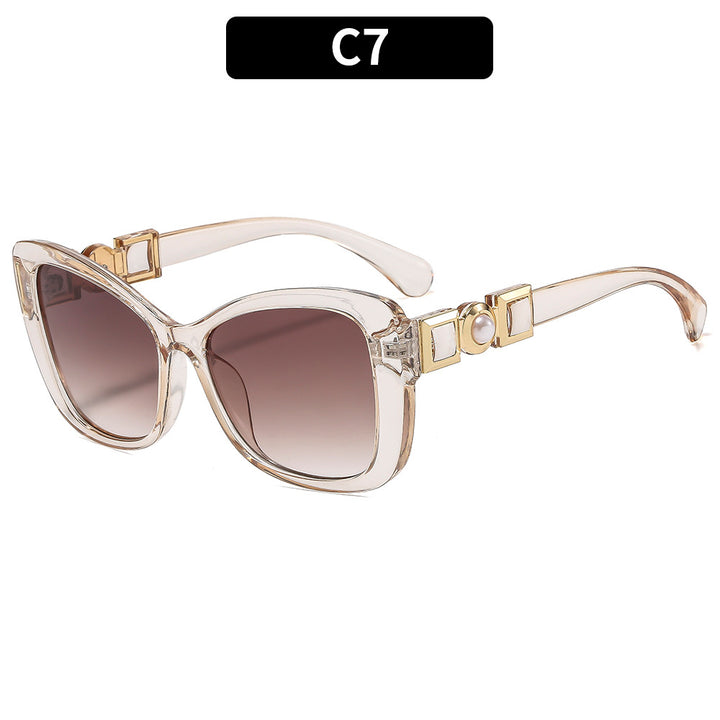 Elegant Cat-Eye Sunglasses with Decorative Accent