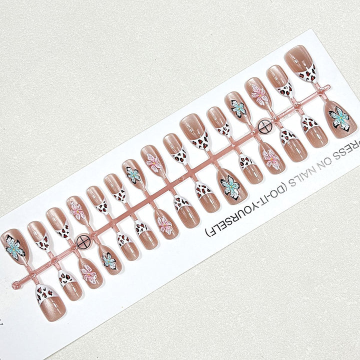 Press-On Nail Art Kalsten