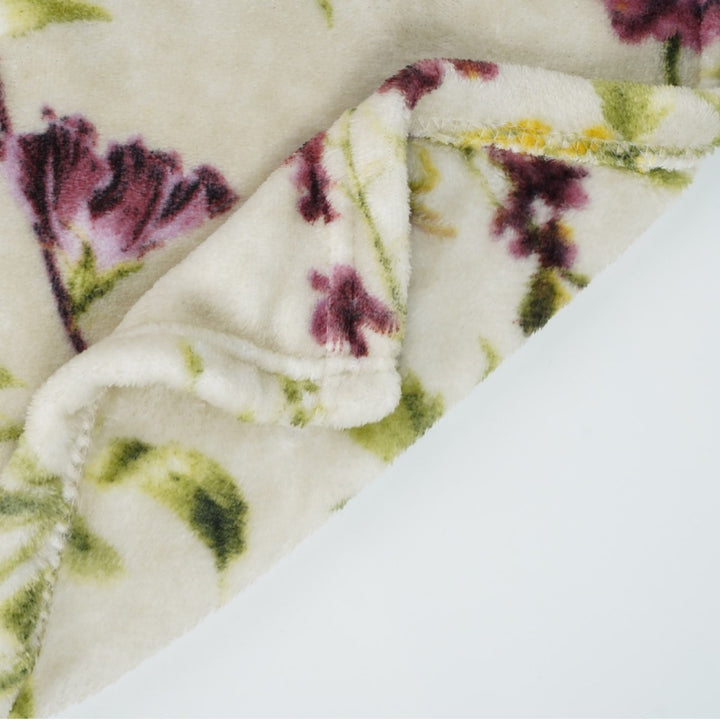Floral Patterned Cozy Throw Blanket