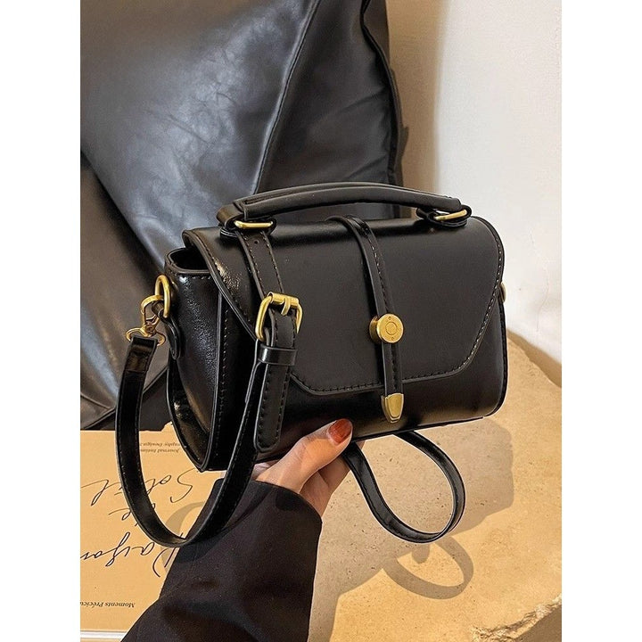 Vintage-Inspired Leather Handbag Kalsten