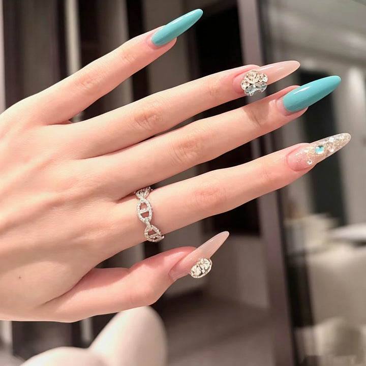 Artificial nail set with sparkling glitter accents Kalsten