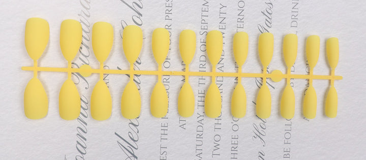 Stiletto Press-On Nail Set Kalsten