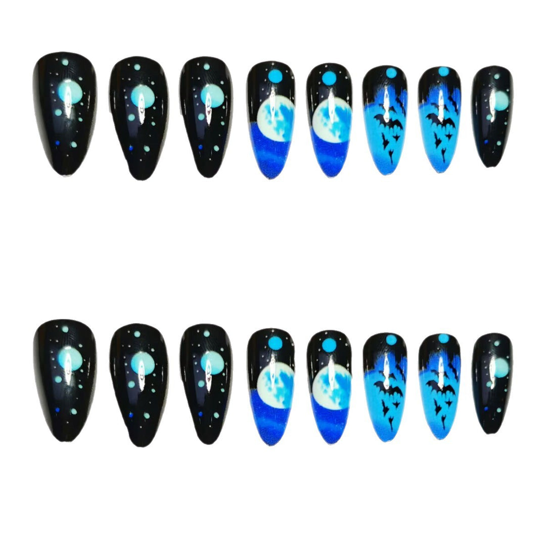 Artistic Halloween-Themed Nail Tips