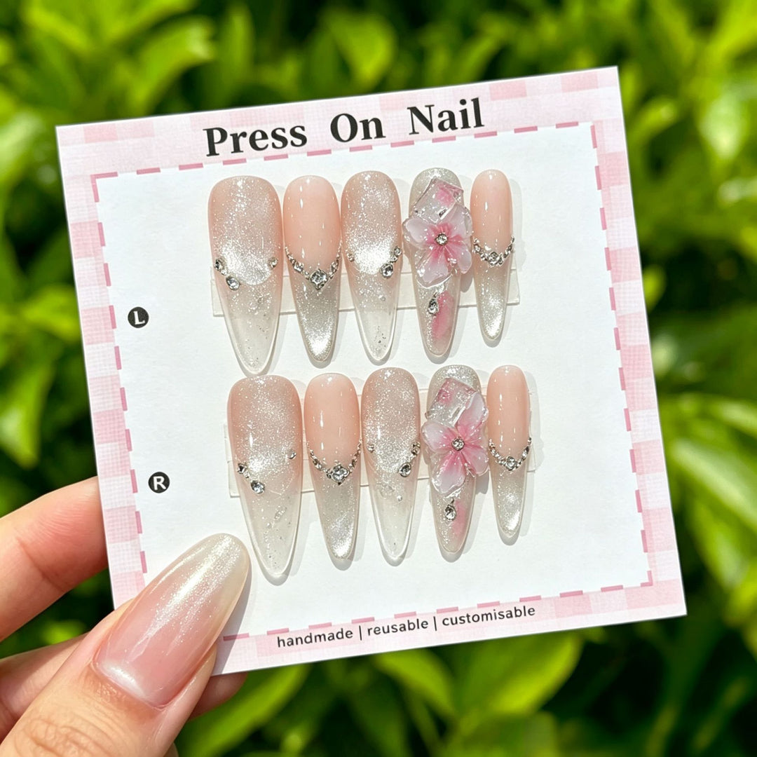Artistic Press-On Nail Art Set with Star and Floral Accents