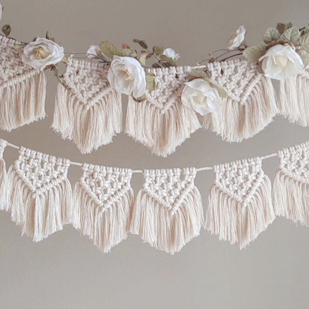 Macrame Wall Decoration with Intricate Fringe Kalsten