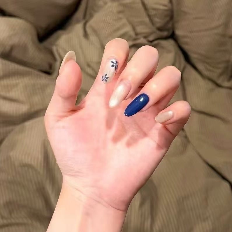 Artistic Floral-Inspired Press-On Nail Set Kalsten