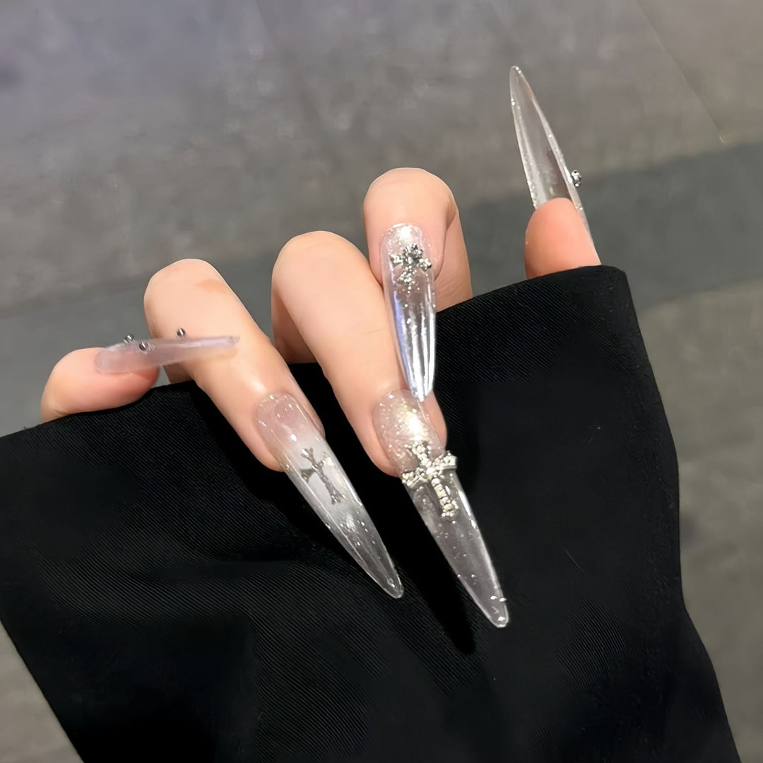 Glamorous artificial nails with sparkling accents Kalsten