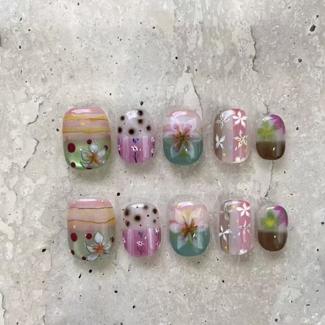 Artistic Press-On Nail Set with Geometric Designs Kalsten