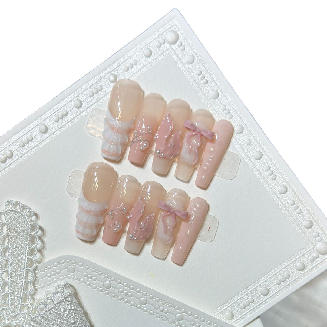 Artistic Decorative Press-On Nail Set Kalsten