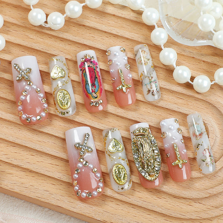 Glamorous artificial nail set with elegant decorations and glitter accents Kalsten