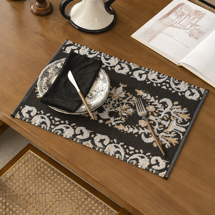 Reversible woven rug runner with ornamental jacquard structure Kalsten