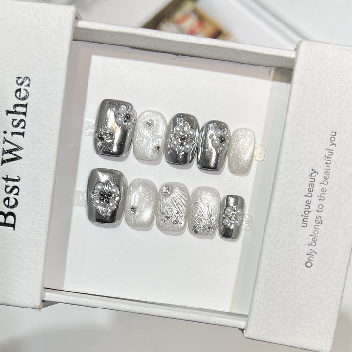 Decorative Silver Press-On Nail Set Kalsten
