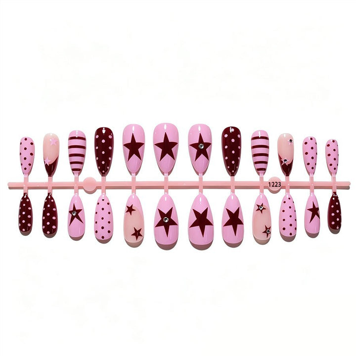Artificial nail set with asymmetric designs and glitter accents Kalsten