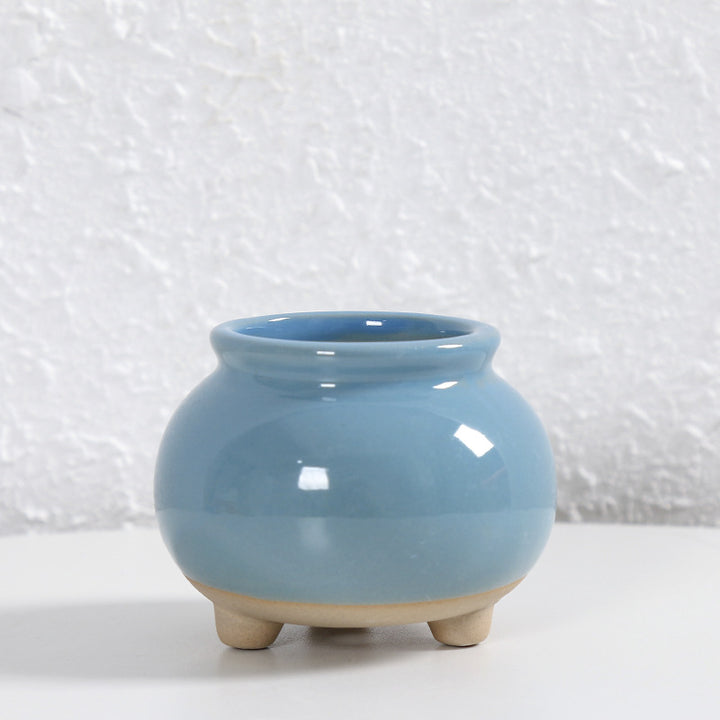 Contemporary Curved Ceramic Vase Kalsten