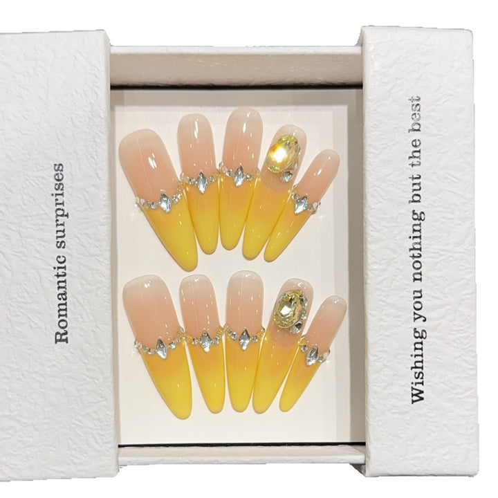 Artificial nails with luxurious glitter and gradient color Kalsten