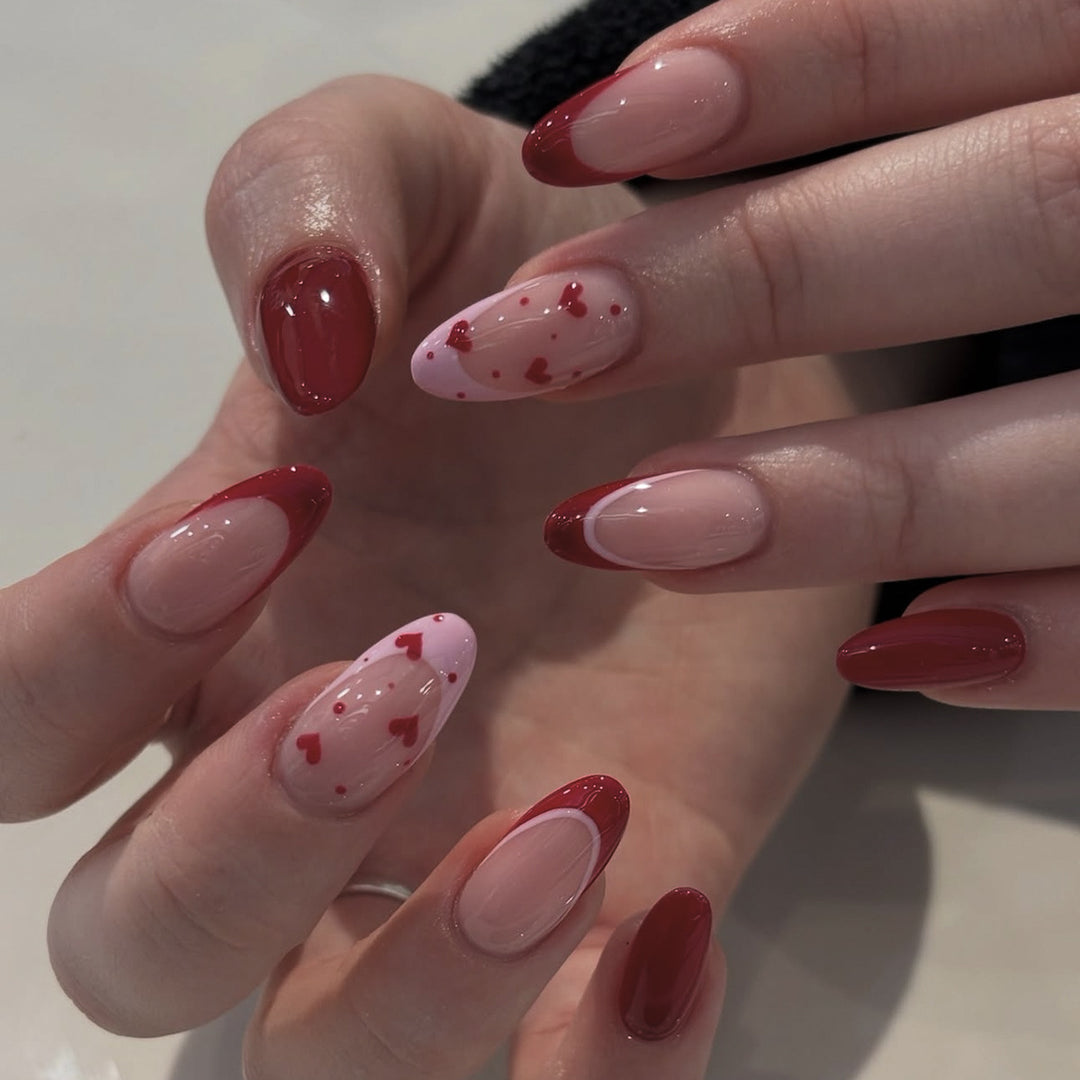 Artificial nail set with elegant heart accents and shine Kalsten