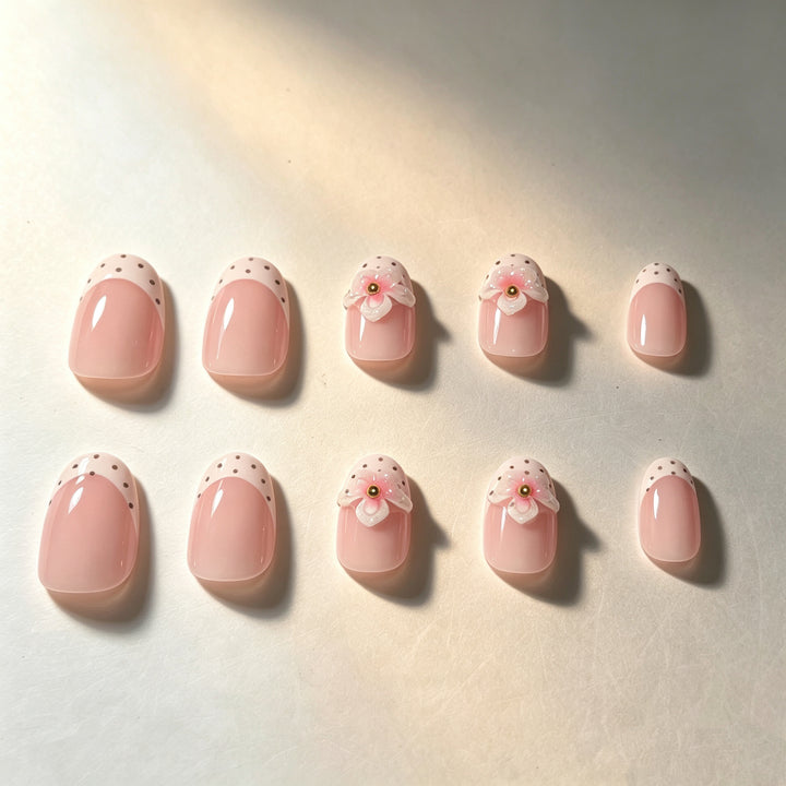 Floral Detailing Press-On Nail Art Kalsten
