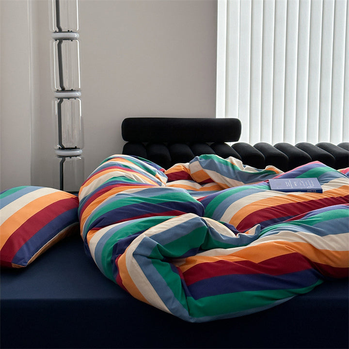 Breathable duvet cover and pillowcase set made of cotton percale with fine watercolor stripe texture