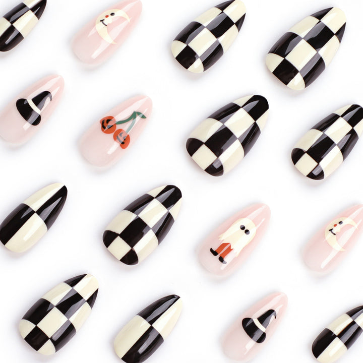 Artificial nail art in Halloween design Kalsten