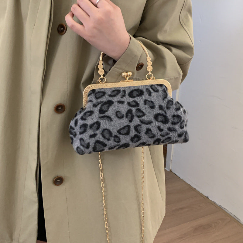 WoElegant Leopard Print Evening Handbag Kalsten