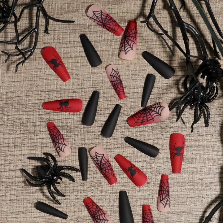 Halloween-Themed Press-On Nail Art Kalsten