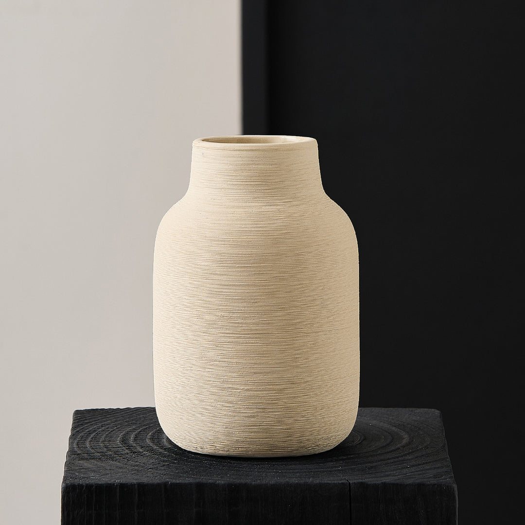 Handcrafted ceramic vase Kalsten