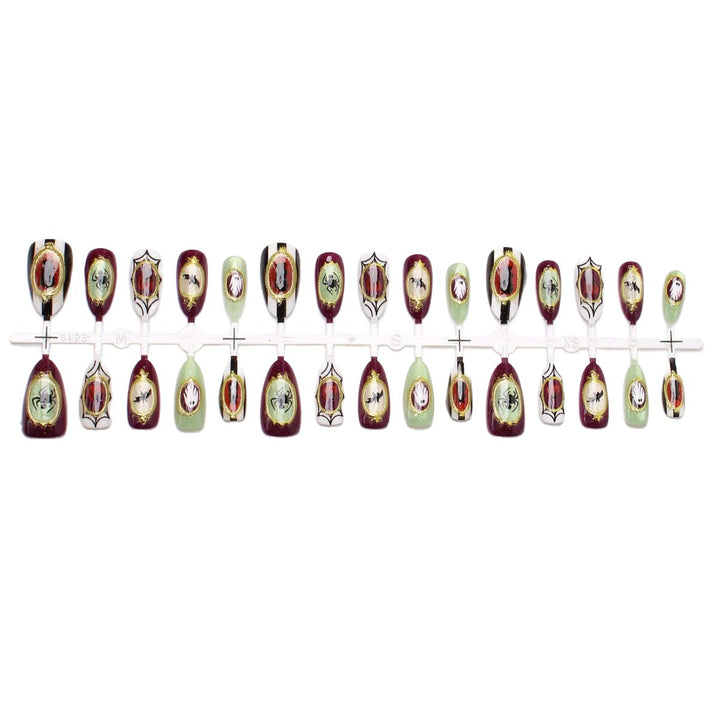 Holiday-Themed Press-On Nail Set Kalsten