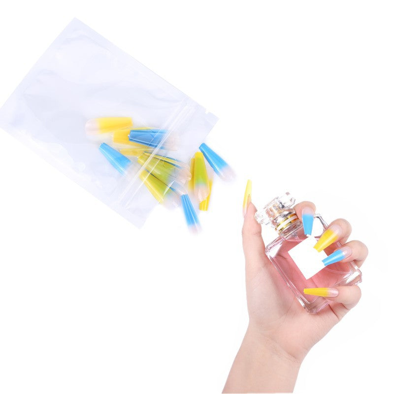 Artificial nails in elegant stiletto design Kalsten