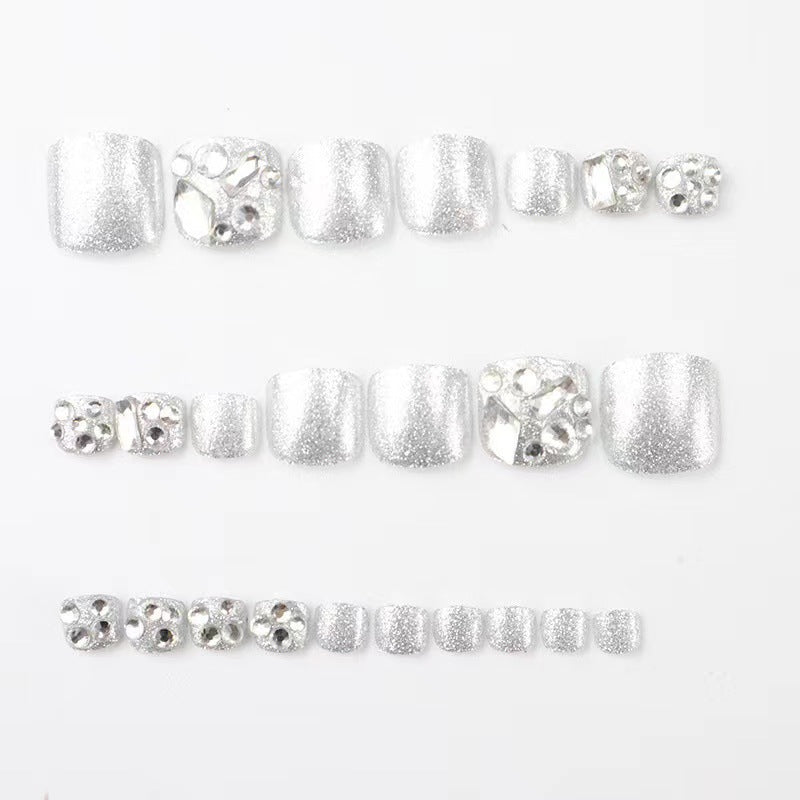 Glamorous flip-flops with rhinestones and pearls Kalsten