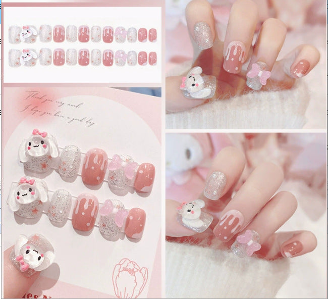 Glamorous nail art with pearls and glitter Kalsten