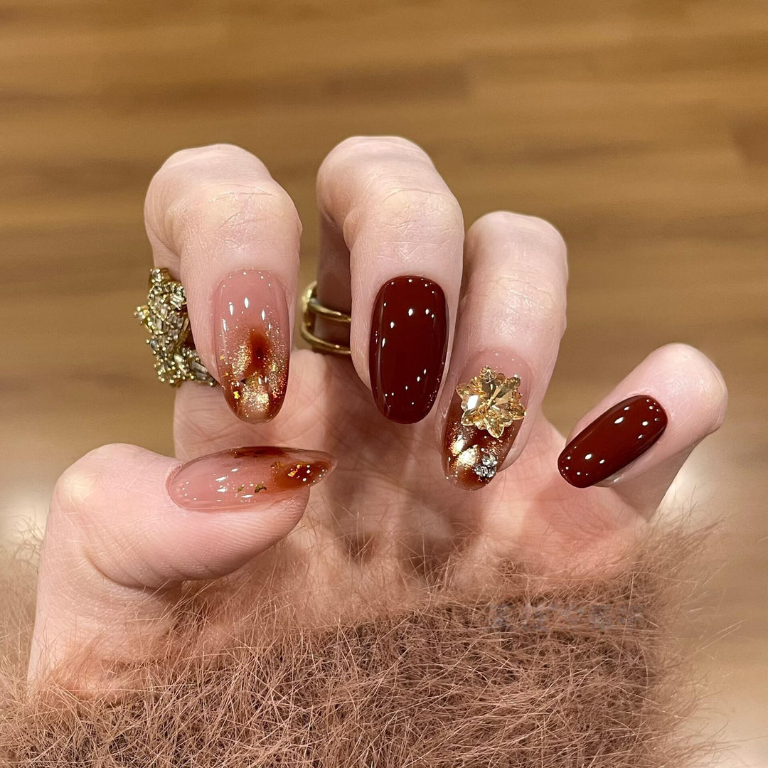 Artificial nail tips with golden accents Kalsten