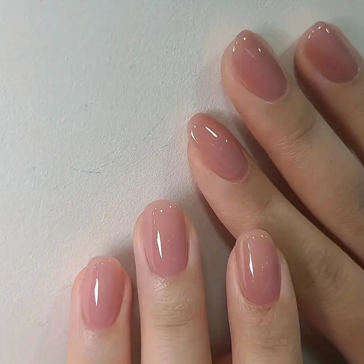 Artificial nail set with glossy finish and elegant accents Kalsten